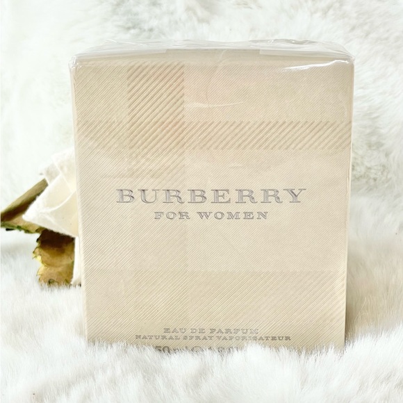 New with tags BURBERRY FOR WOMEN. CLASSIC #burberry #giftsforher #giftsformom - Picture 1 of 6